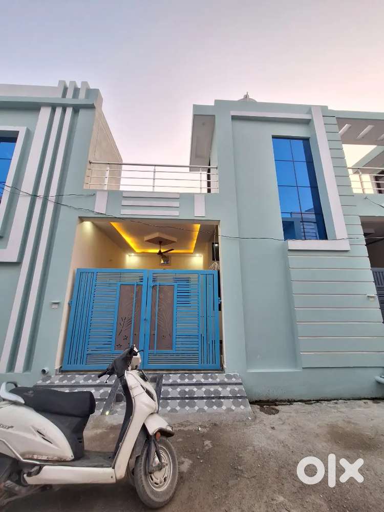 Ready to move 2 bhk house beautiful Location