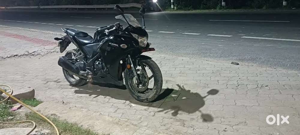 HONDA CBR250R