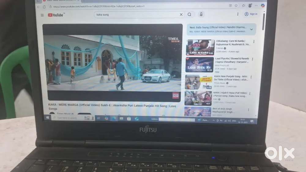 Fujitsu Laptop (4/320) windows 10