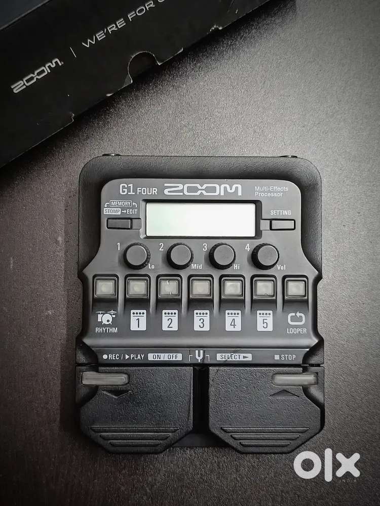 Zoom G1 Four Electric Guitar Multi Effect Processor (Black)