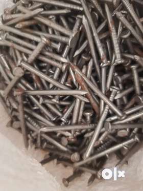 Nails 1.5 and 6 inches, 70 per kg. 30 kg available. Interested people please DM.