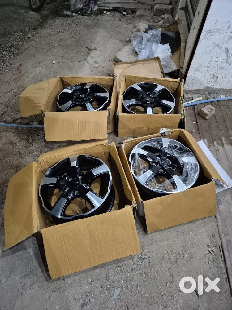 OEM GENUINE ORIGINAL MAHINDRA SCORPIO S11 CLASSIC ALLOYS WHEELS