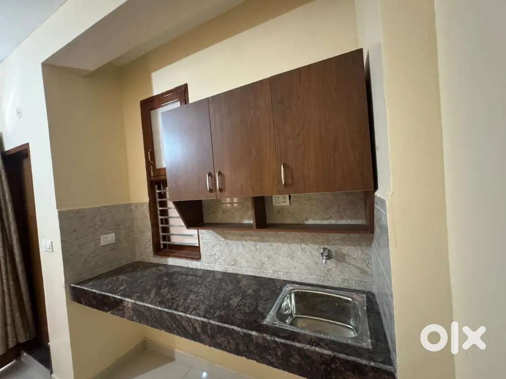 1Rk for rent sector 69 badshahpur