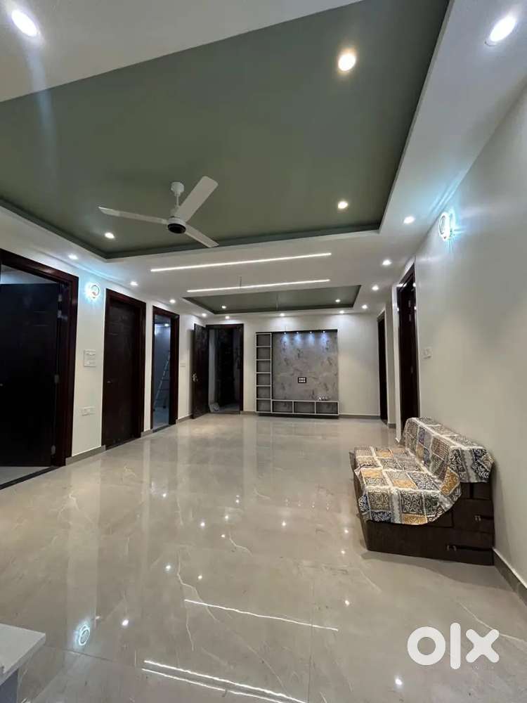 4 bhk flat for sale (GMS road)