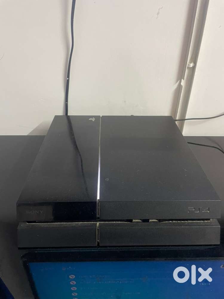 PS4 with extra two controller