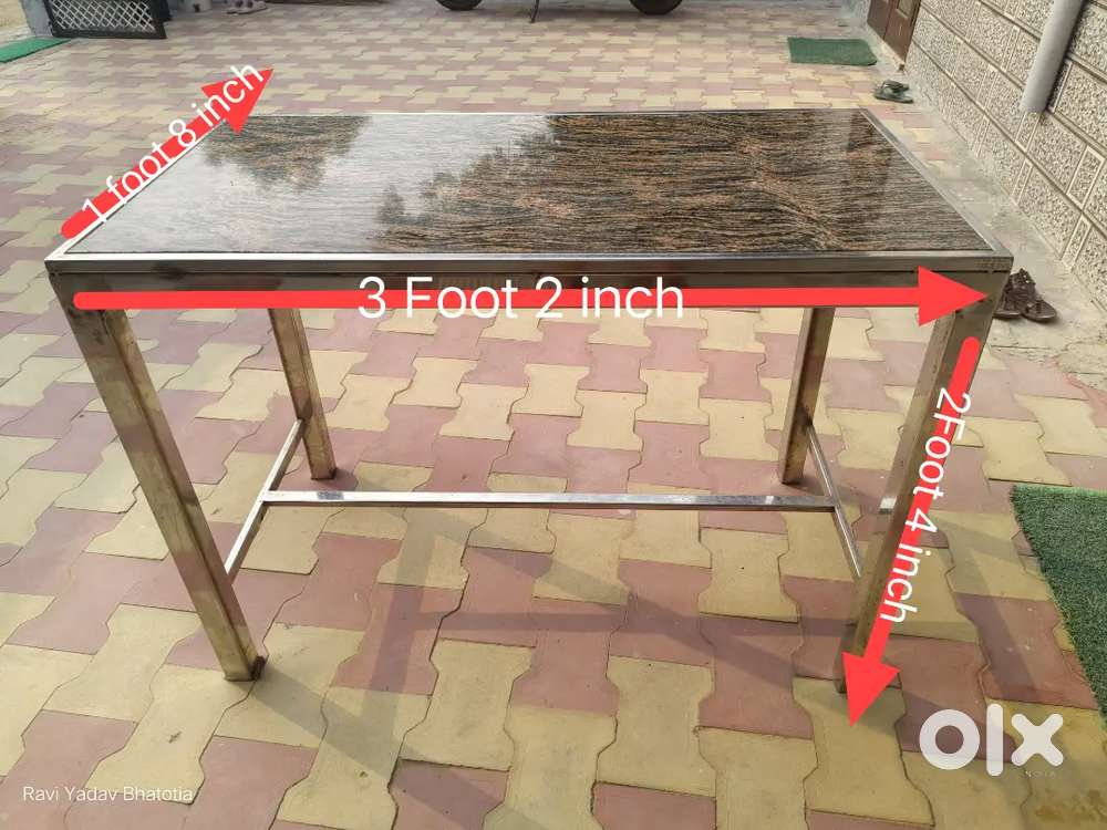 Table for kitchen and Room's