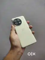 OnePlus 11 16 GB 256 GB