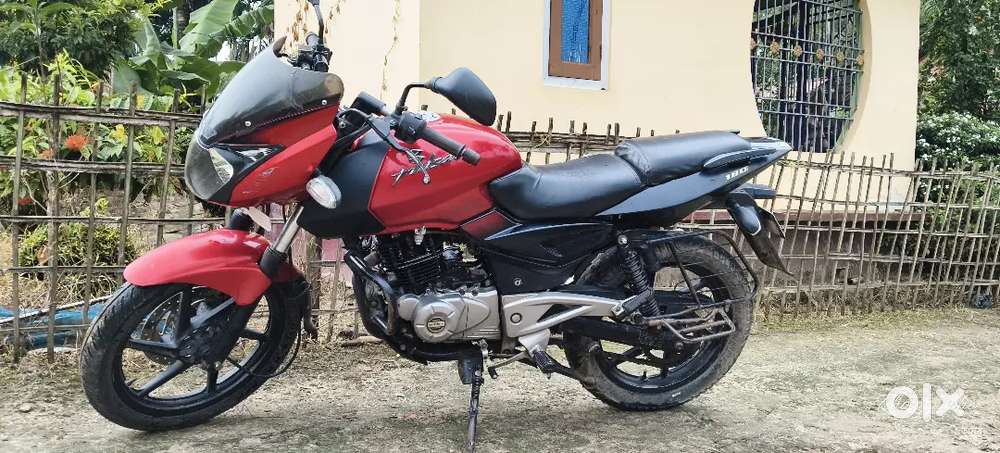 Bajaj pulsar 180 DTSI,Red/black colour,dual seat.