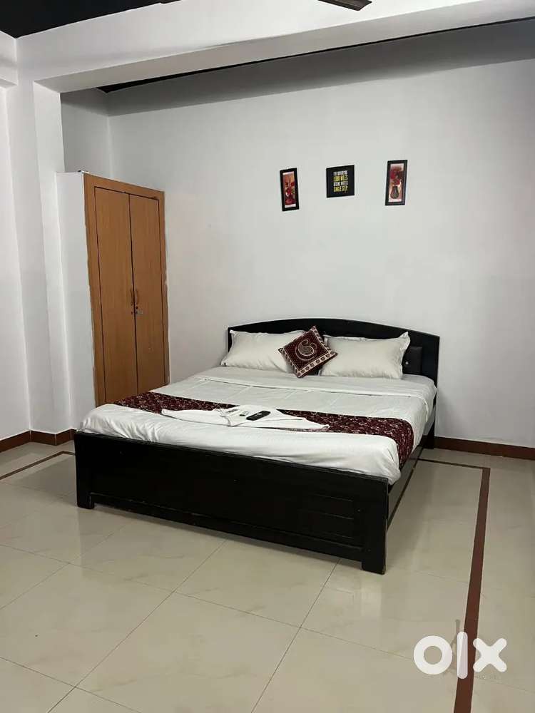 18 rooms fully furnished  hotel lodge guesthousefor rent in madhapur