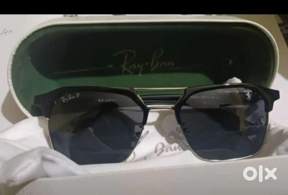Ray-Ban Sunglass