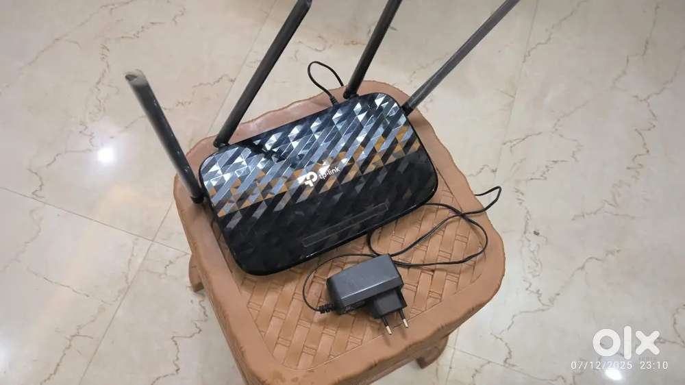 WIFI ROUTER TP LINK ARCHER C6 - FOUR ANTENNA .