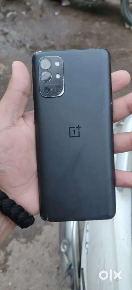 Oneplus 9r good condition only folder change .8.128.bel bike ni hay