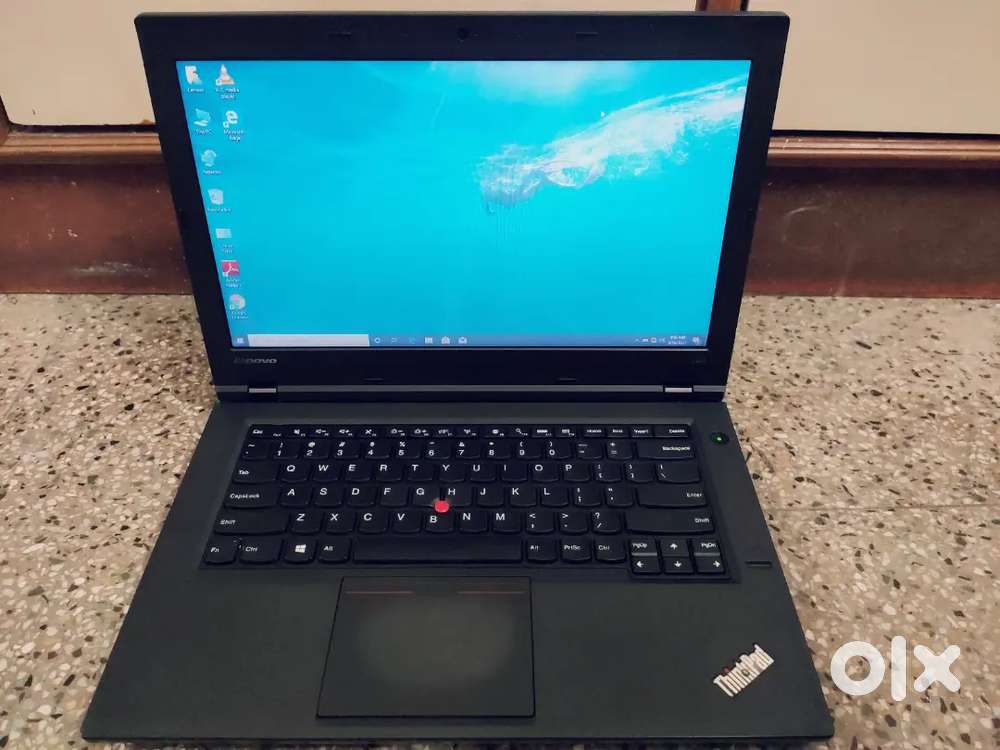 Intel i5 8gb/256gbSSD 3hrs backup 2gb graphics Mint condition laptop