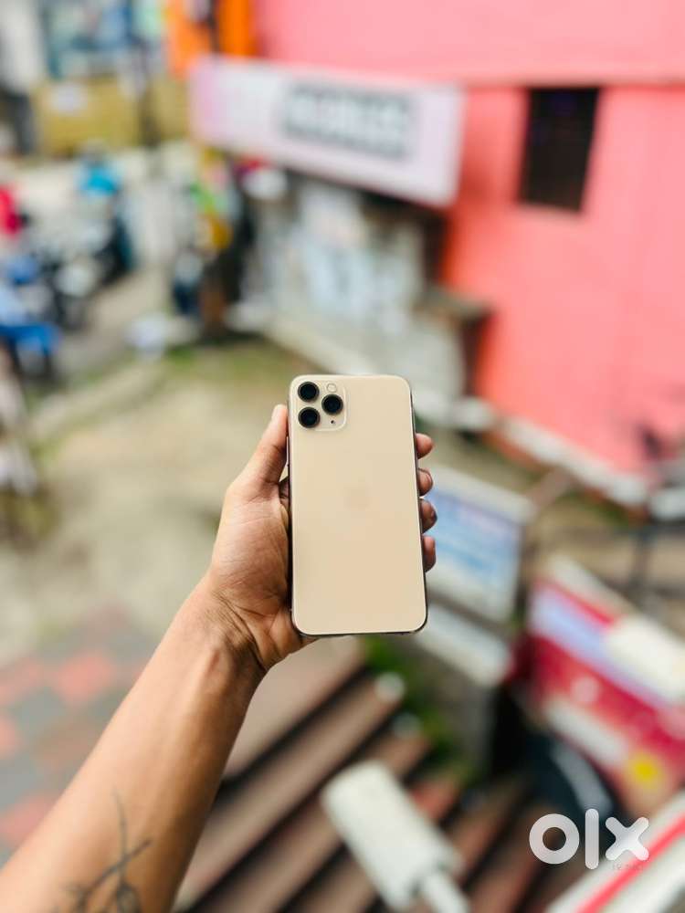 iphone 11 pro 64 GB 66% Bh neat Condition Phone Only