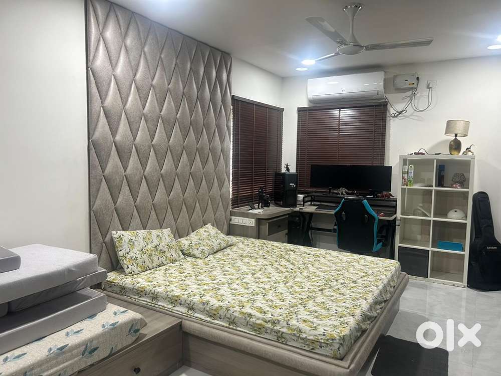 Elegant 4 bhk west facing fully furnished villa