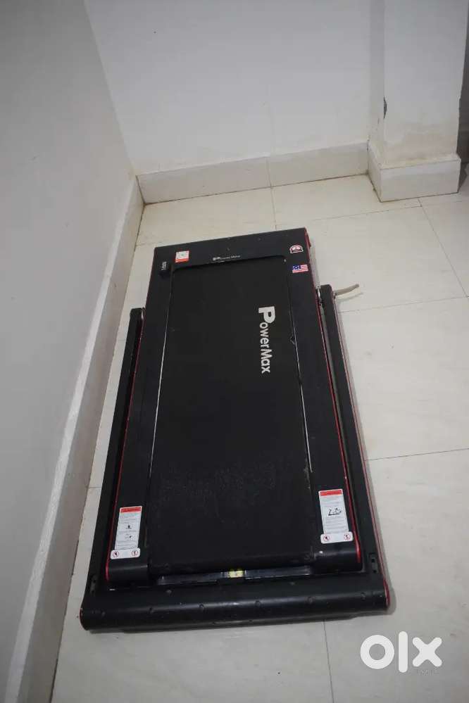 Treadmill dual screen + blutooth Speaker