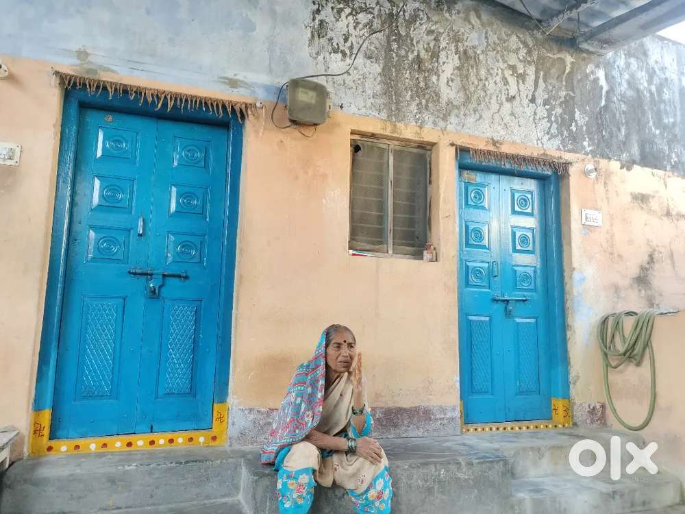 1RK for family friendly area near to bus stand