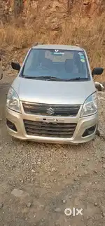 Waganr petrol CNG company fitted as it is