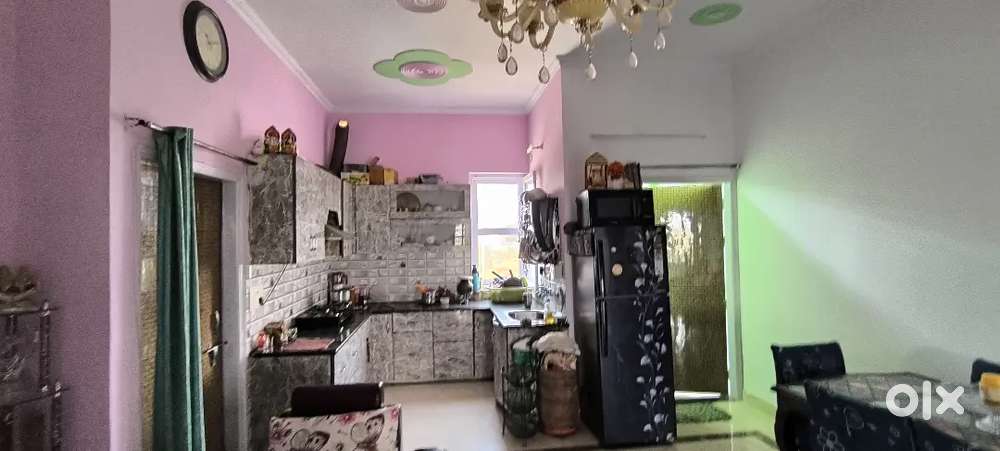 3bhk park facing separate floor available for sale in palam vihar ggn