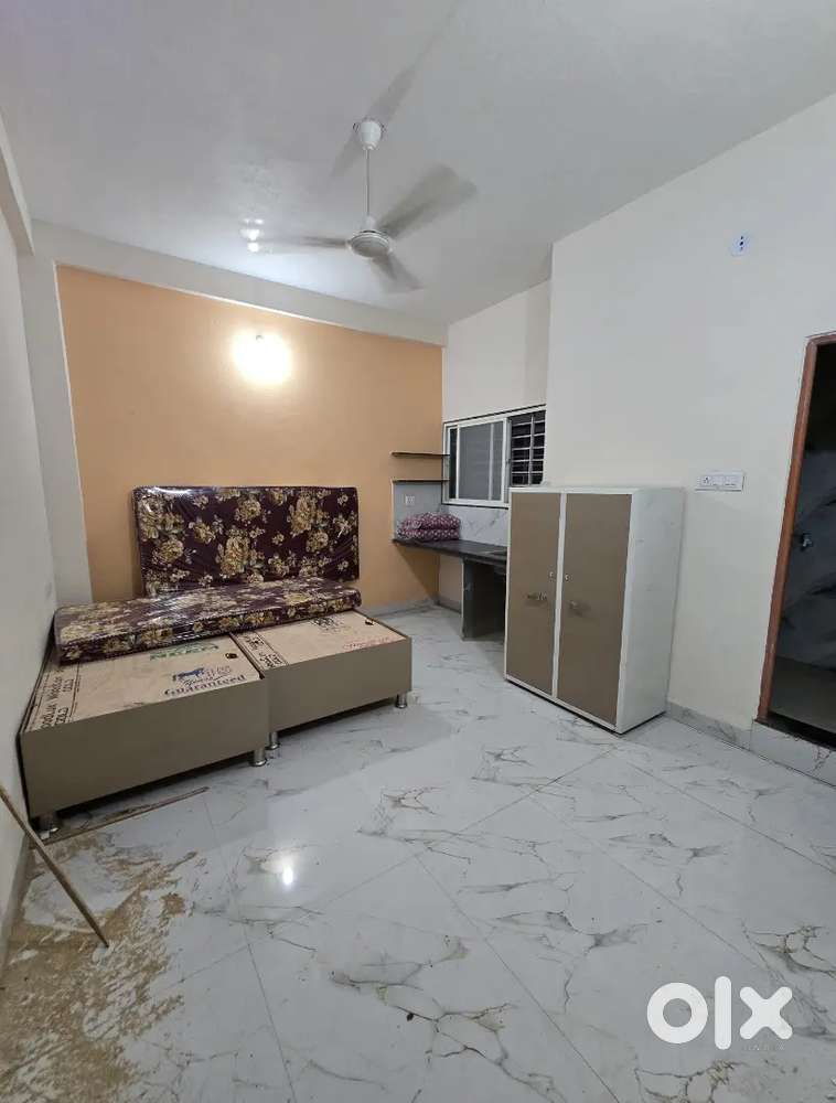 1 room with kitchen for rent near I bus stop