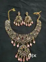 Beautiful designer necklace set with matching earrings (1 Gram Gold)