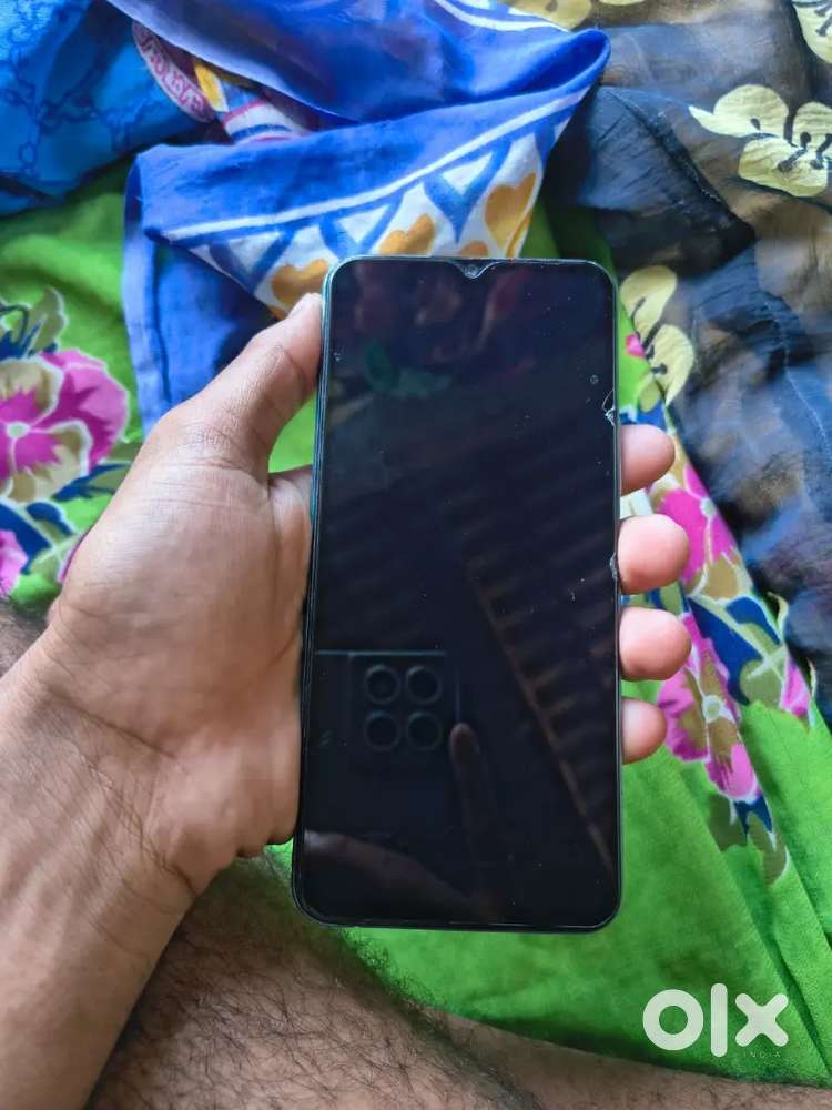 Vivo y20g 18month use only charger Bill box original sab milega
