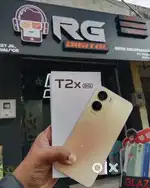 Mobile phone sales man or technician
