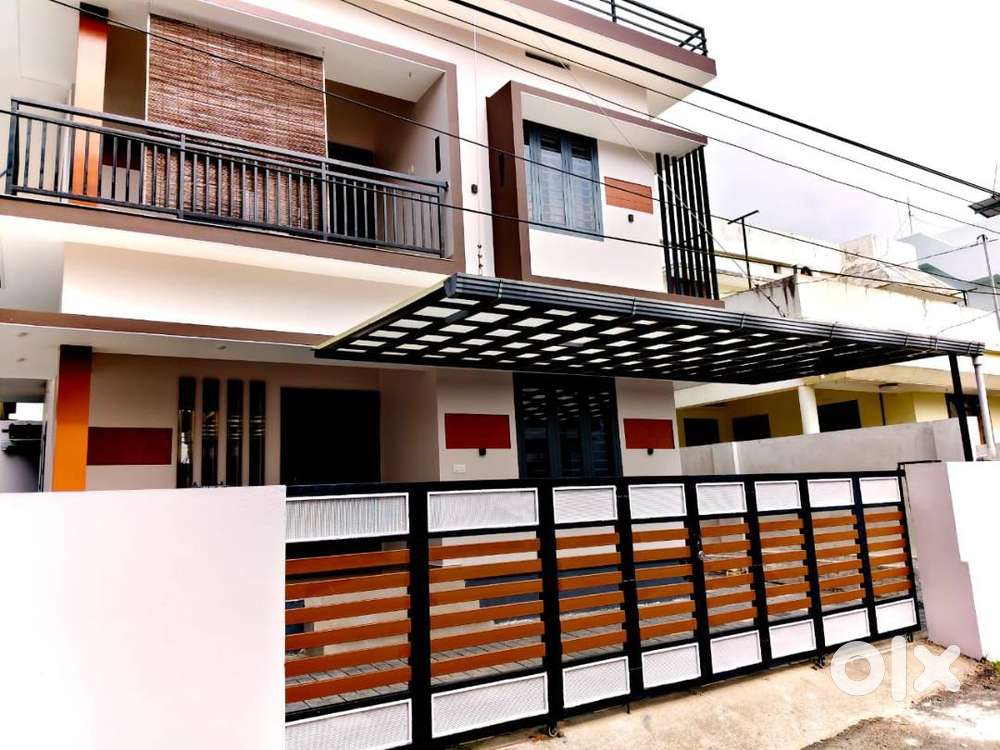 EDAPAZHANJI 3.26 CENTS 4 BHK HOUSE SALE