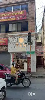 T&W designer Footwear