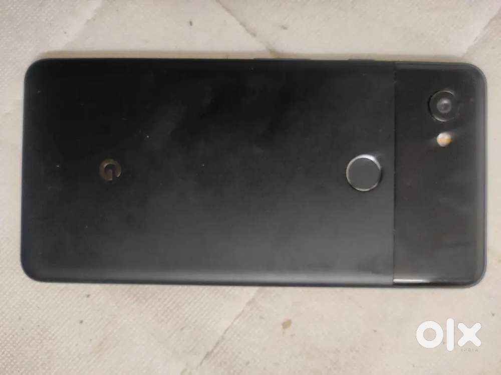 Google pixel 2XL in very good condition only line dot display problem