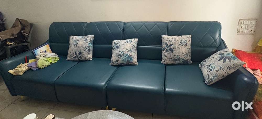 Sofa set with cushion