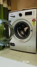 Samsung Fully automatic front load washing machine.