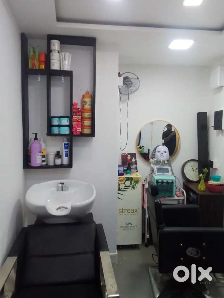 We need gents hairdresser urgently