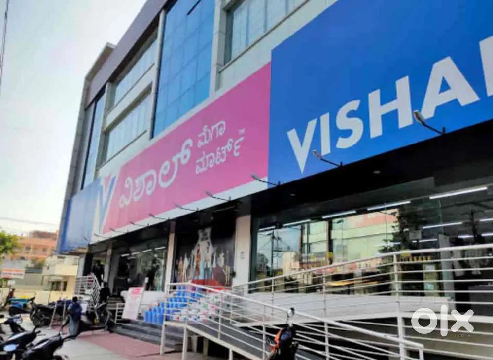 hiring girls and boys Vishal mega Mart in Delhi NCR Shopping Mall