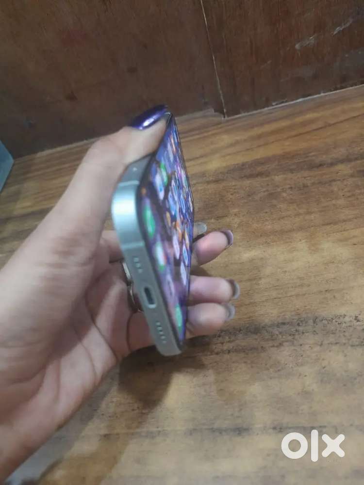 I phone 15 sex month used model  gud condition  in your budget