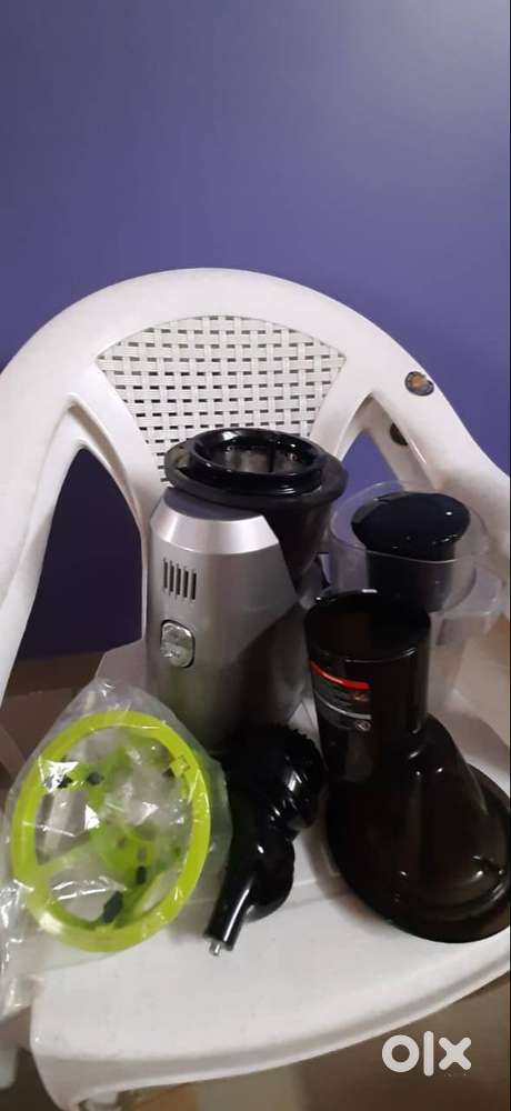 SALE: Kuvings B1700 Cold Press Juicer