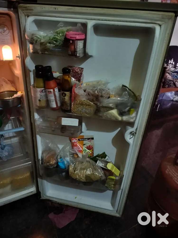 Lg refrigerator intello 185L for sale.