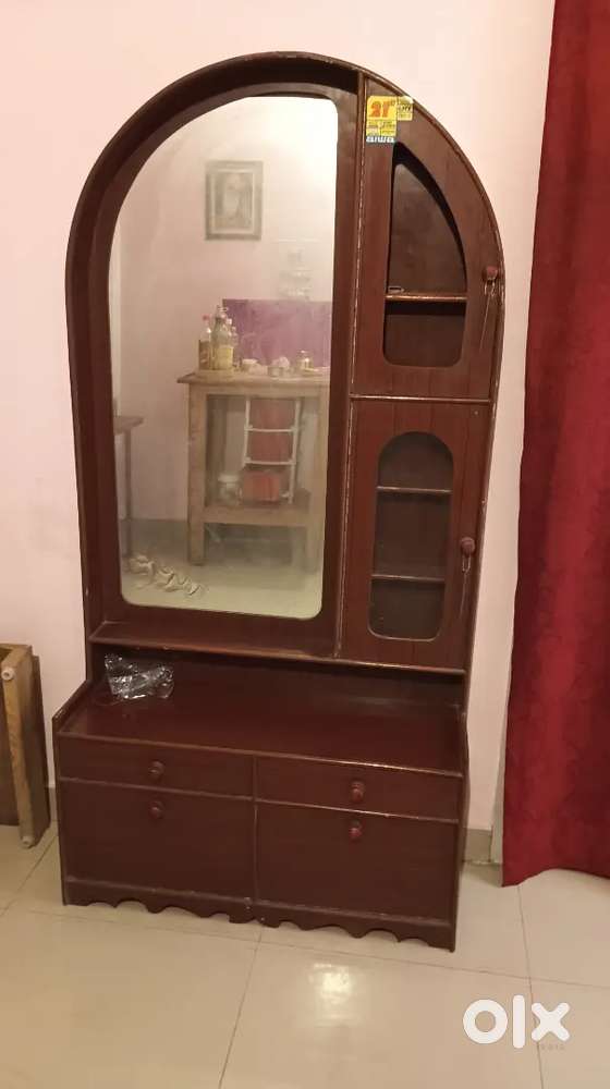 Dressing table good condition
