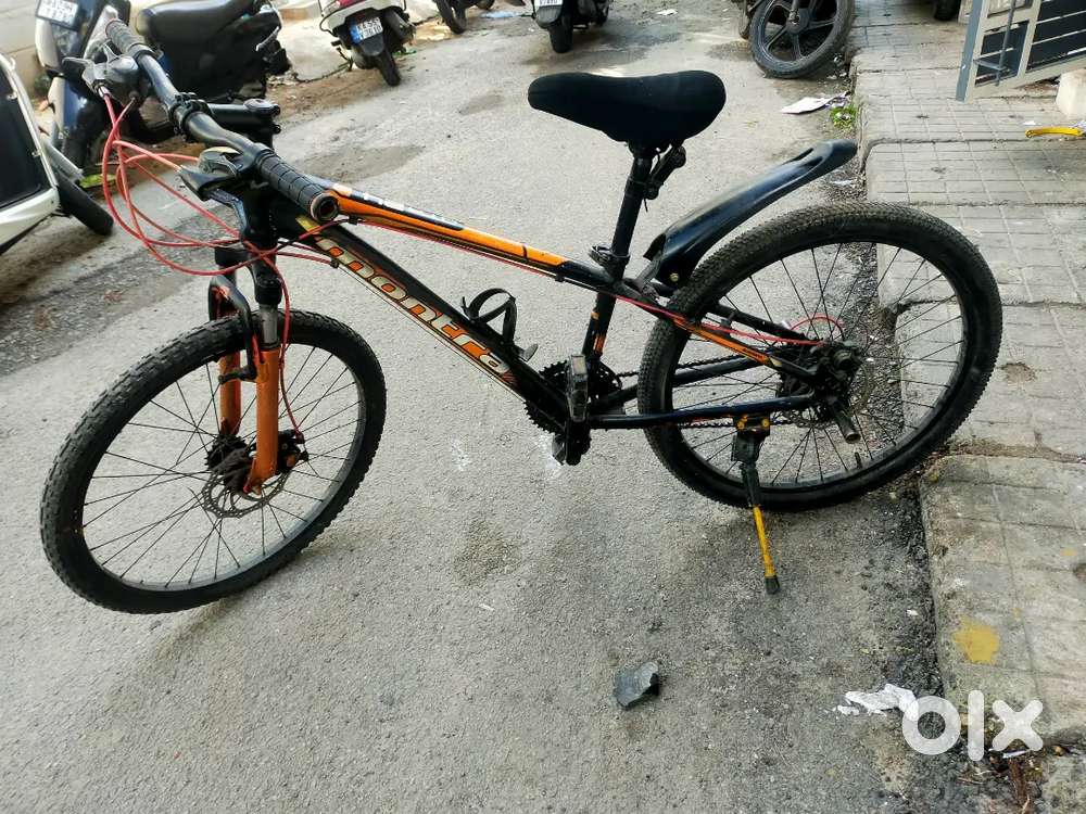 This is a gear cycle and accessories is the water bottle stand  and