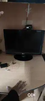 Selling HP desktop with table