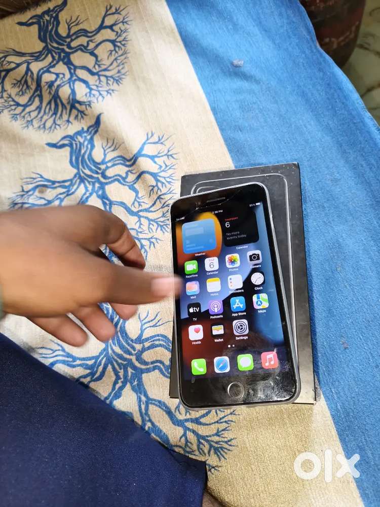 I phone 7 plus display creack