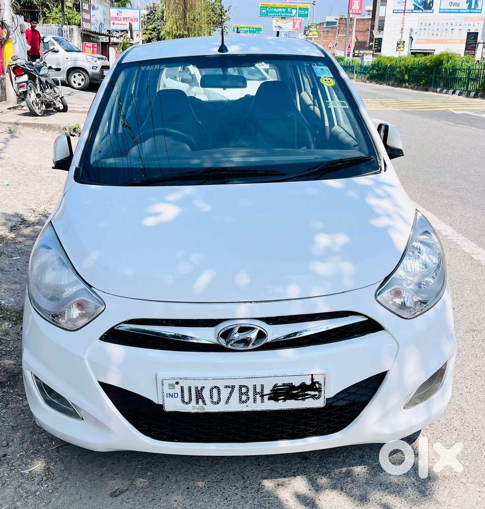 Hyundai i10 Sportz, 2015, Petrol