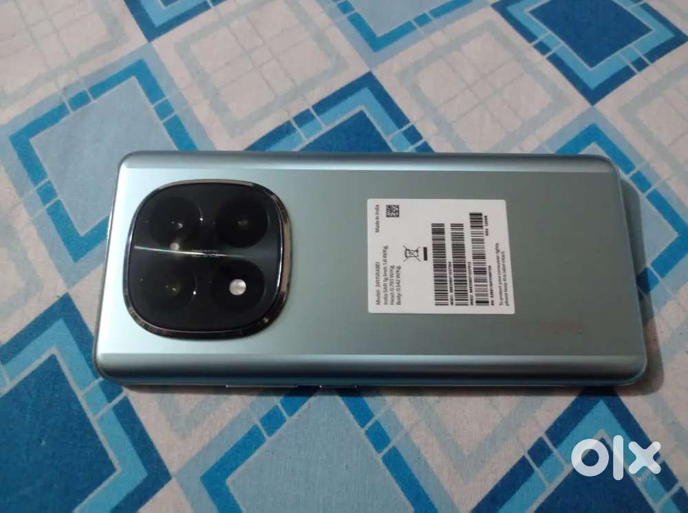 Phone in good condition and under warranty