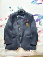Manyawar Mens court only wore 1 time Size L-XL