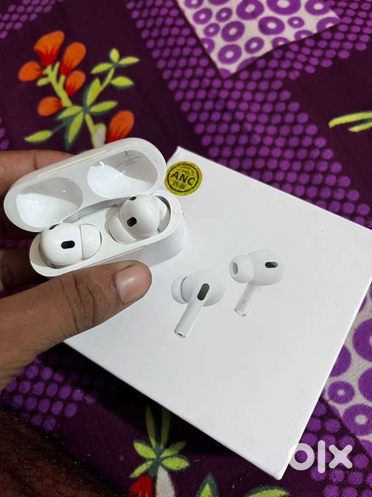 Apple airpods pro 11 month old.
