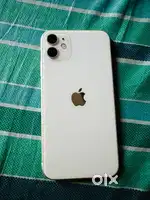 Used iphone 11 64gb white colour with box