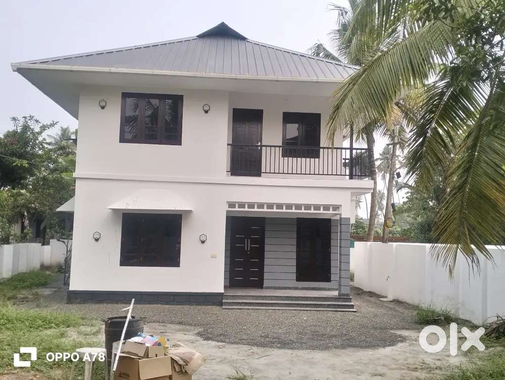 House for lease at koonammavu kochal 12 lakhs
