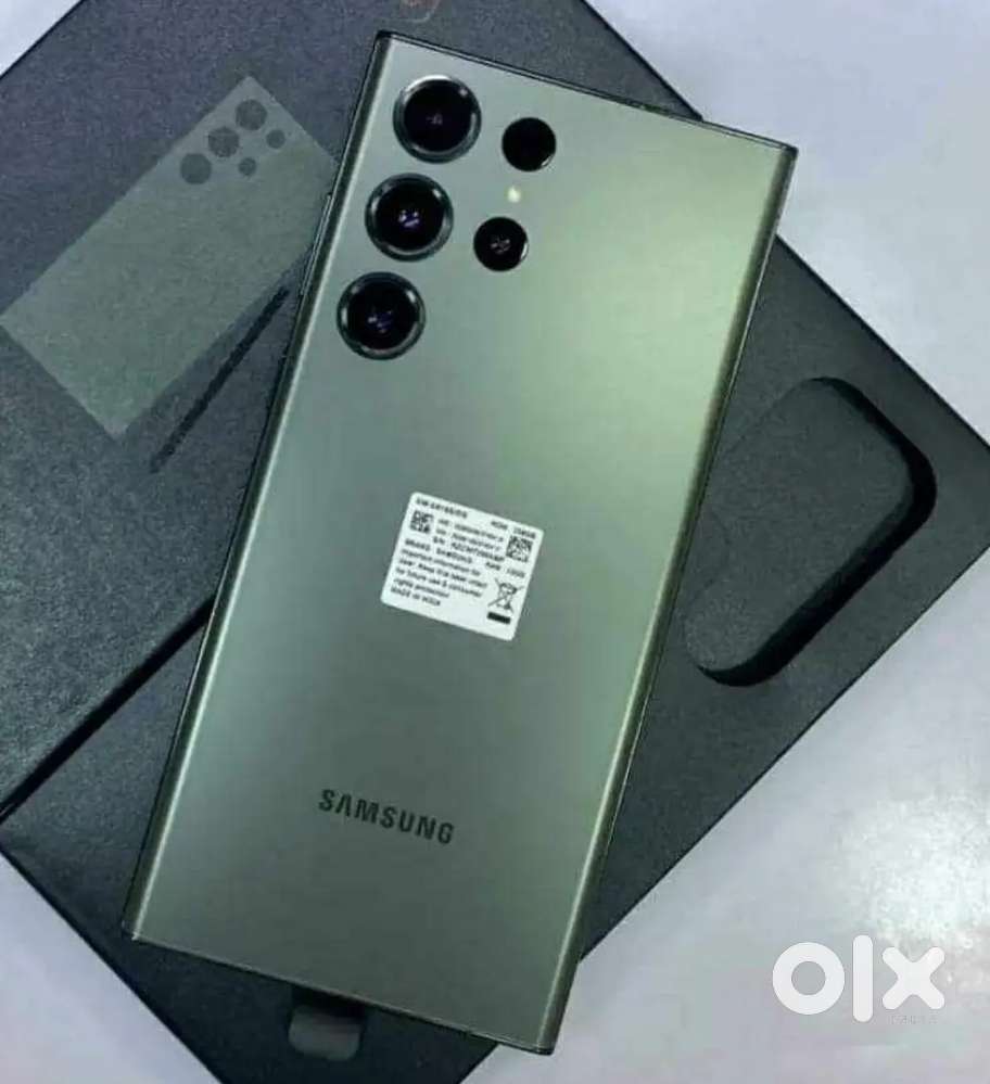 Selling my 4 months old Samsung's 23 ultra. Need urgent money