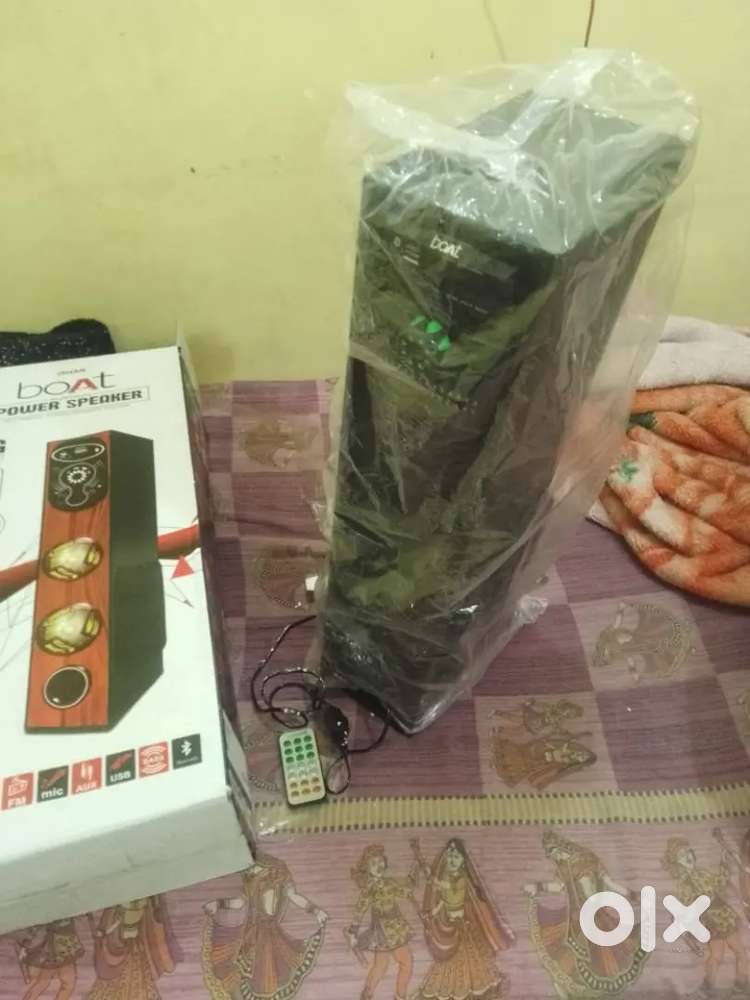 Speaker soundbar boat