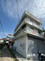 3 floor building each floor contain 700 sq ft